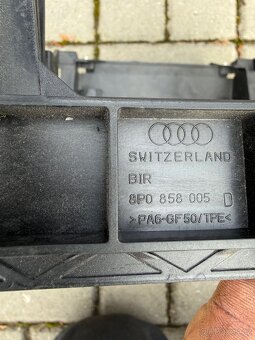 Audi A3 8P koš pro 2din radio. - 3