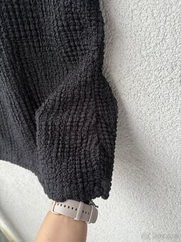 Černé řasené tričko - 3