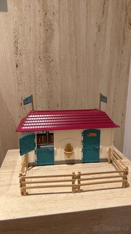 Schleich stáj pro koně - 3