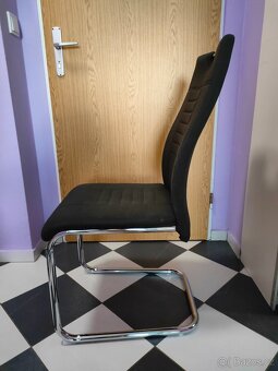 Jídelní stůl se židlemi - 3