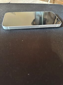 iPhone 13, Apple Watch 4, AirPods Series 2 - 3