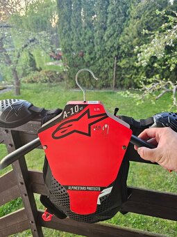Prodám Chránič těla Alpinestars A-10 V2 XL/XXL - 3