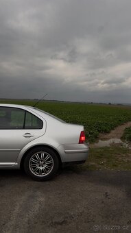 VW Bora 1.6 Benzín 2002 - TOP STAV - 3