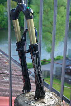 vidlice Manitou Black Super Air, FluidFlow, 26" - 3