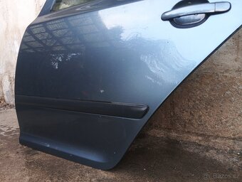 Prodám zadní levé dveře na škoda Octavia 2 sedan - 3