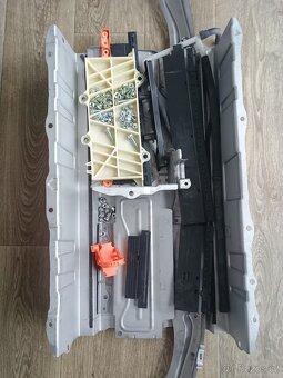 Toyota Auris - Pouzdro trakční baterie - 3