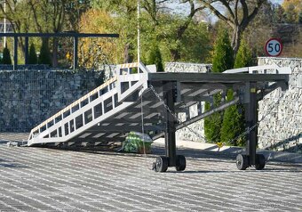 Nová mobilní nakládací rampa za nízkou cenu od výrobce - 3