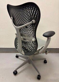 Kancelářská židle Herman Miller MIrra - top stav - 3