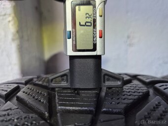 Pár zimních pneu Hankook Winter ICept Evo³ 275/40 R21 XL - 3