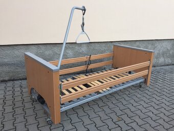 Zdravotní polohovací postel pro seniory - 3