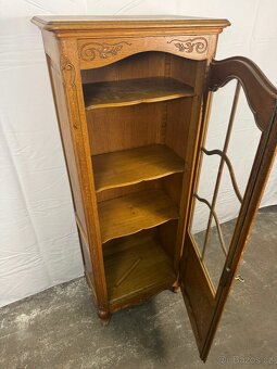 Úzká skříňka / vitrína (136024) - 3