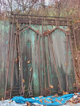 Kovaná dvoukřídlá brána - 3