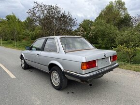 BMW E30 325e - coupe - 3