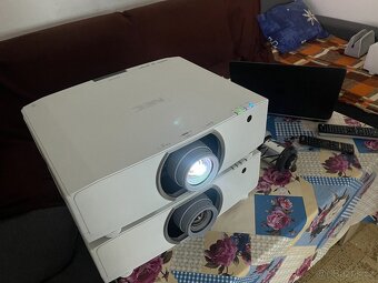 Profesionalny Prrojektor NEC PA703W 7000 ANSI,Lumen - 3