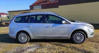 Prodám FORD FOCUS Kombi 2010 benzín - 3