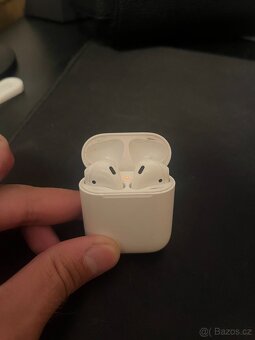 AirPods 1. generácie (2017) - 3