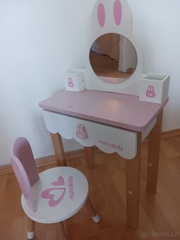 Dětský kosmetický stolek - 3