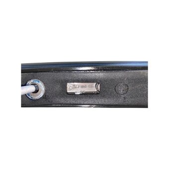 Černé hagusy 5E9860034 5E9860033 Škoda Octavia 3 kombi 14 - 3
