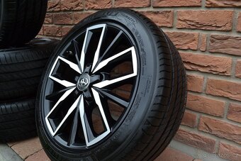 5x114,3 R17 Letní sada Originál Toyota Corolla + 225/45 R17 - 3