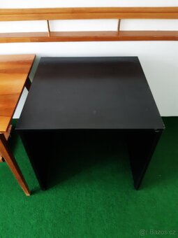 Černý stůl - 3