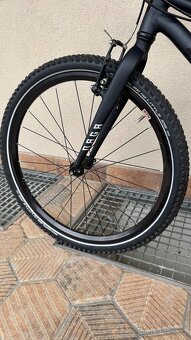 Juniorské kolo KELLYS NAGA AIR 70 24" černé zánovní - 3