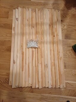 Zánovní oboustranná postel IKEA Kura včetně domečku - 3