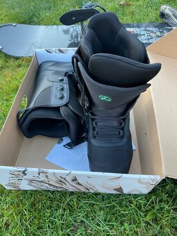 Snowboard + Boty + Helma - 3