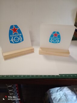 Akrylátový stojánek na stůl apod. Logo ,, SVAZARM" - 3