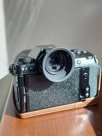 Fujifilm X-S10 v záruce , 3 objektivy, blesk a příslušenství - 3