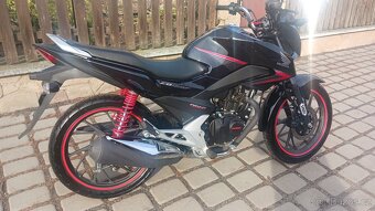 Honda CB 125  F - 3