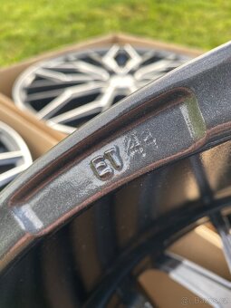 5x112 R19 ET44 - 3
