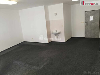 Pronájem komerčního prostoru / kanceláře 34 m2, Benešov - 3