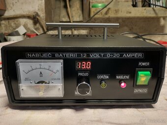 Nabíječka autobaterií 12V 0až20 A - 3