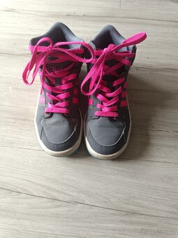 Dívčí botasky Adidas velikost 32 - 3