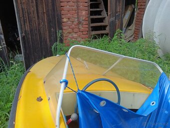 Loď s motorem - 3