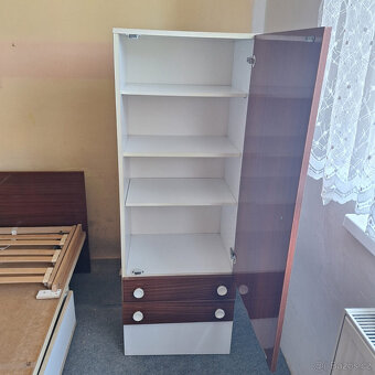 Sestava skříní a postele do ložnice - 3