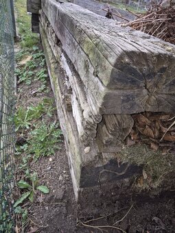 Staré dřevěné pražsce z komposteru - 3