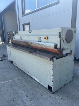 37. Tabulové nůžky NTC 2500/4 - 3