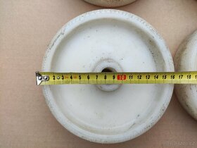 Plastová kola (4 Ks) - průměr 16 cm, použitá - 3