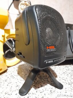 Prodám malý přenosný radio na otočný trojnozce - - 3