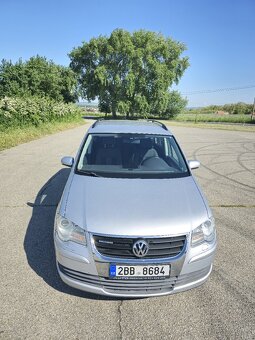 Volkswagen Touran 7 míst - 3