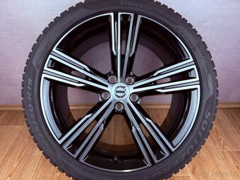 TOP zimní kola Volvo S60 R19 originál - 3