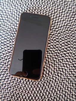 Apple iPhone SE 2020 - 3