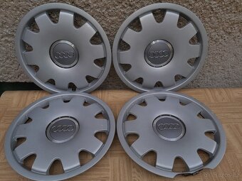 Audi poklice 15" 4B0601147 na plechová kola. - 3