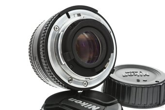 Nikon AF NIKKOR 50mm f/1.8D – bazarový objektiv pro Nikon F - 3