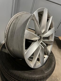 3ks orig. VW číslo dílu :3G8 601025C. 8.0J x 19H2 ET 40 - 3