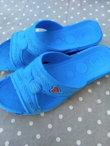 Lehké gumové nazouváky vel. 37 - 3