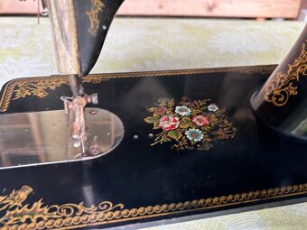 Bobbin šicí stroj - 3