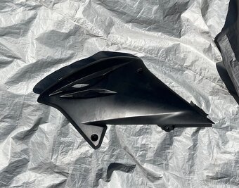 Suzuki dr 125 sm plasty - 3
