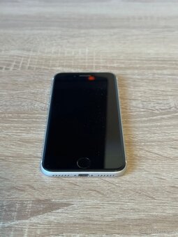 iPhone SE 2020 64 GB BÍLÝ, TOP - 3